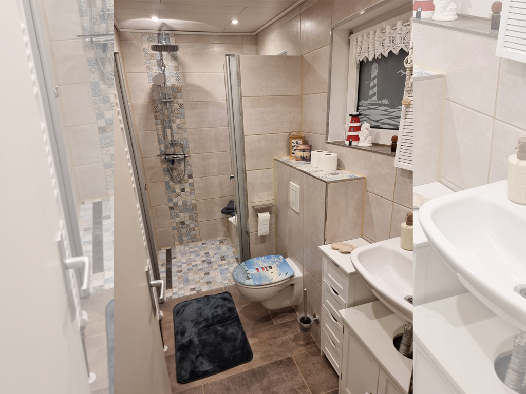 Gästebad Kleines Gästebad mit Dusche und WC